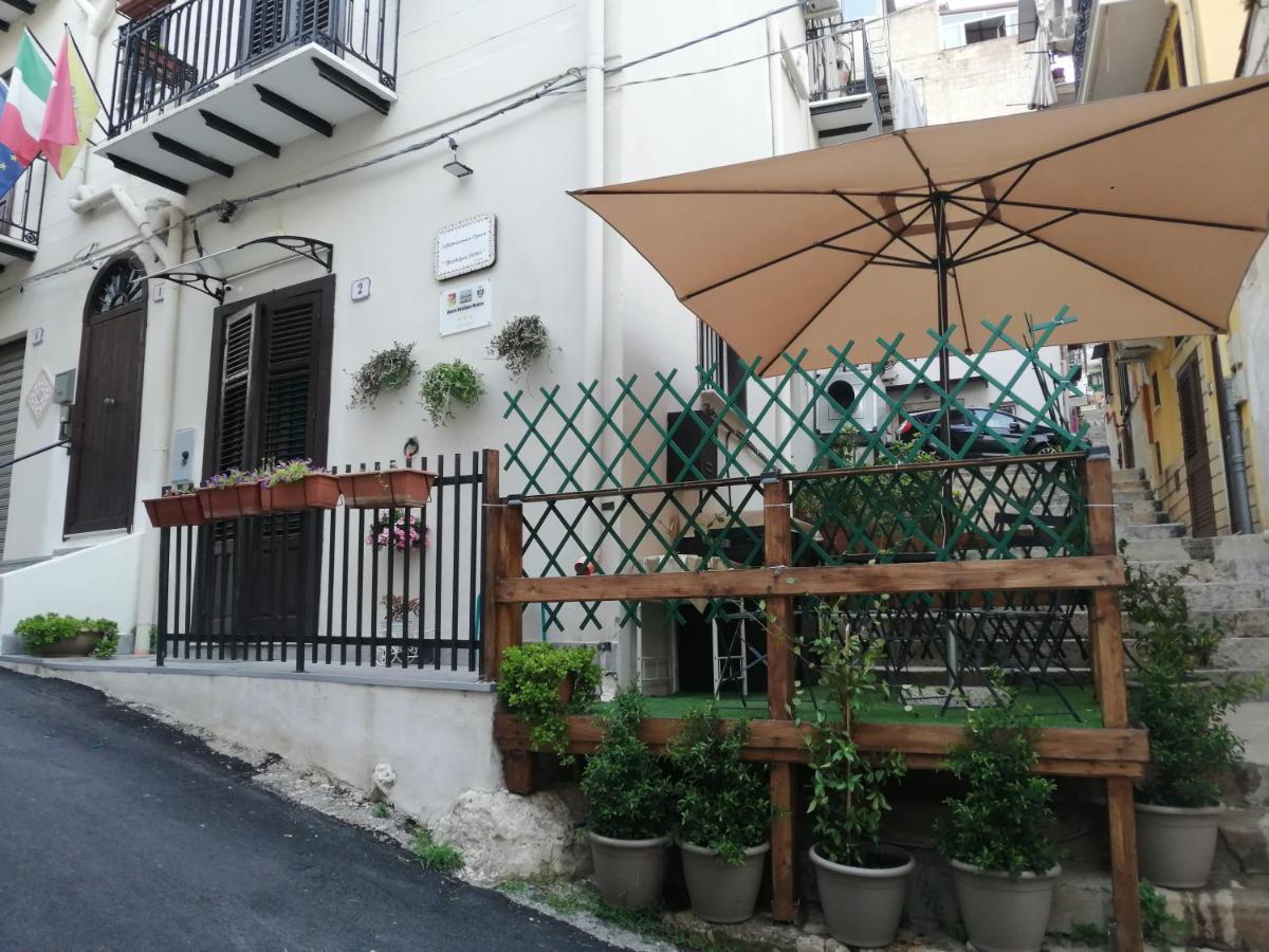מונריאלה Opera Boutique Rooms מראה חיצוני תמונה