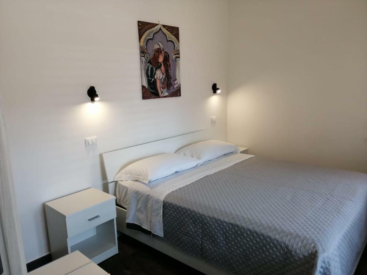 מונריאלה Opera Boutique Rooms מראה חיצוני תמונה