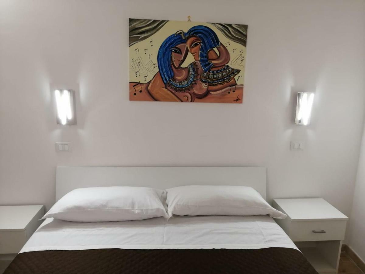 מונריאלה Opera Boutique Rooms מראה חיצוני תמונה