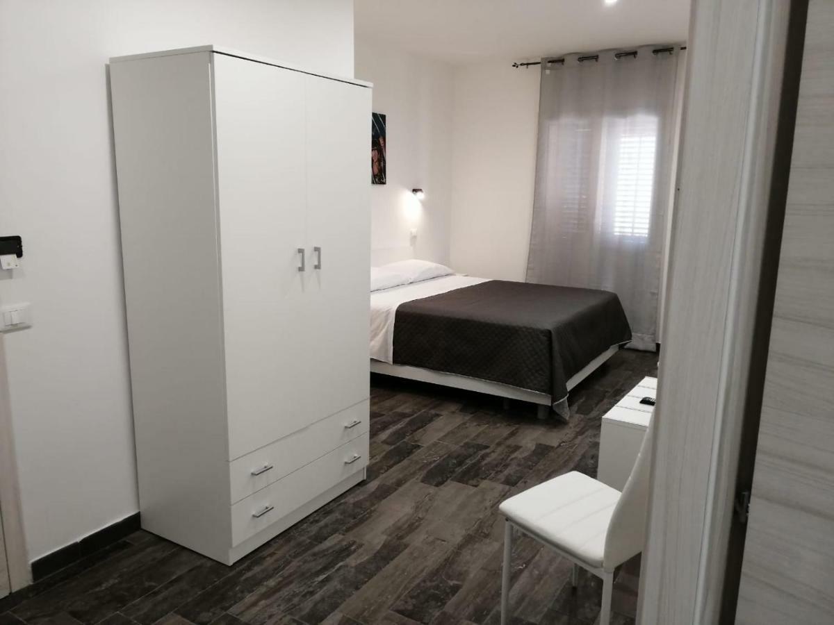 מונריאלה Opera Boutique Rooms מראה חיצוני תמונה