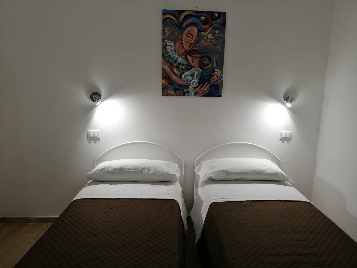 מונריאלה Opera Boutique Rooms מראה חיצוני תמונה
