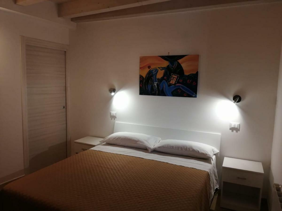 מונריאלה Opera Boutique Rooms מראה חיצוני תמונה