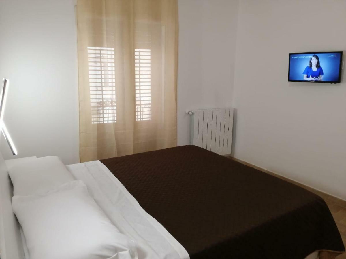 מונריאלה Opera Boutique Rooms מראה חיצוני תמונה