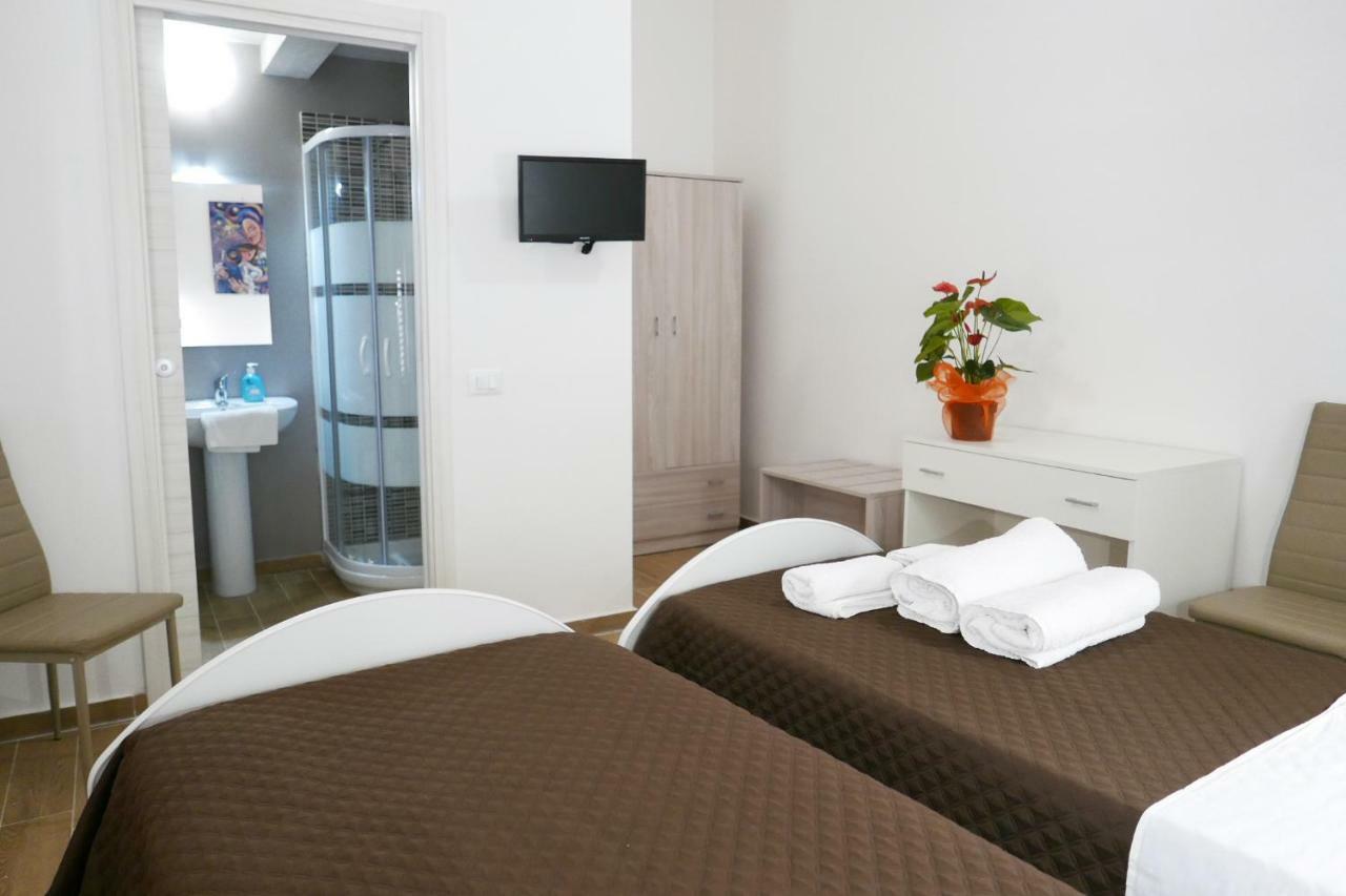 מונריאלה Opera Boutique Rooms מראה חיצוני תמונה