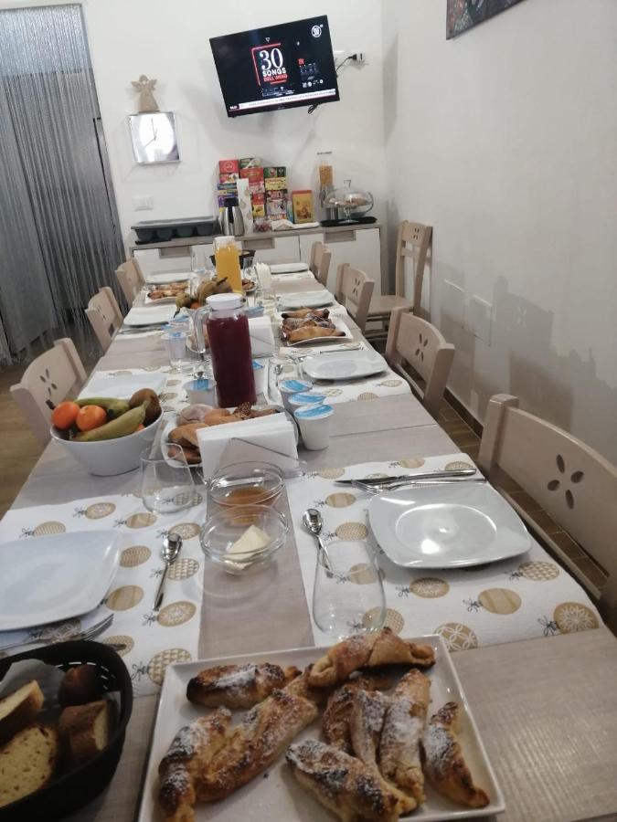 מונריאלה Opera Boutique Rooms מראה חיצוני תמונה